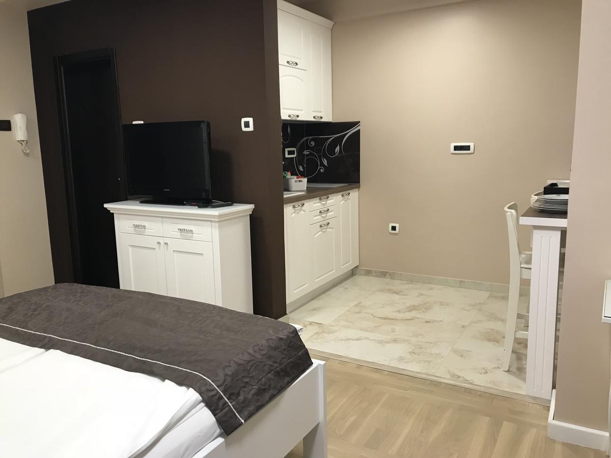 Lux New White Apartment Nowy Sad Zewnętrze zdjęcie